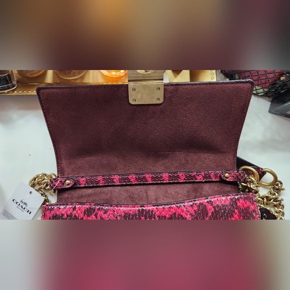 COACH HUTTON GENUINE SNAKESKIN SHOULDER BAG IN CERISE WITH CHUNKY CHAIN STRAP - Picture 6 of 7